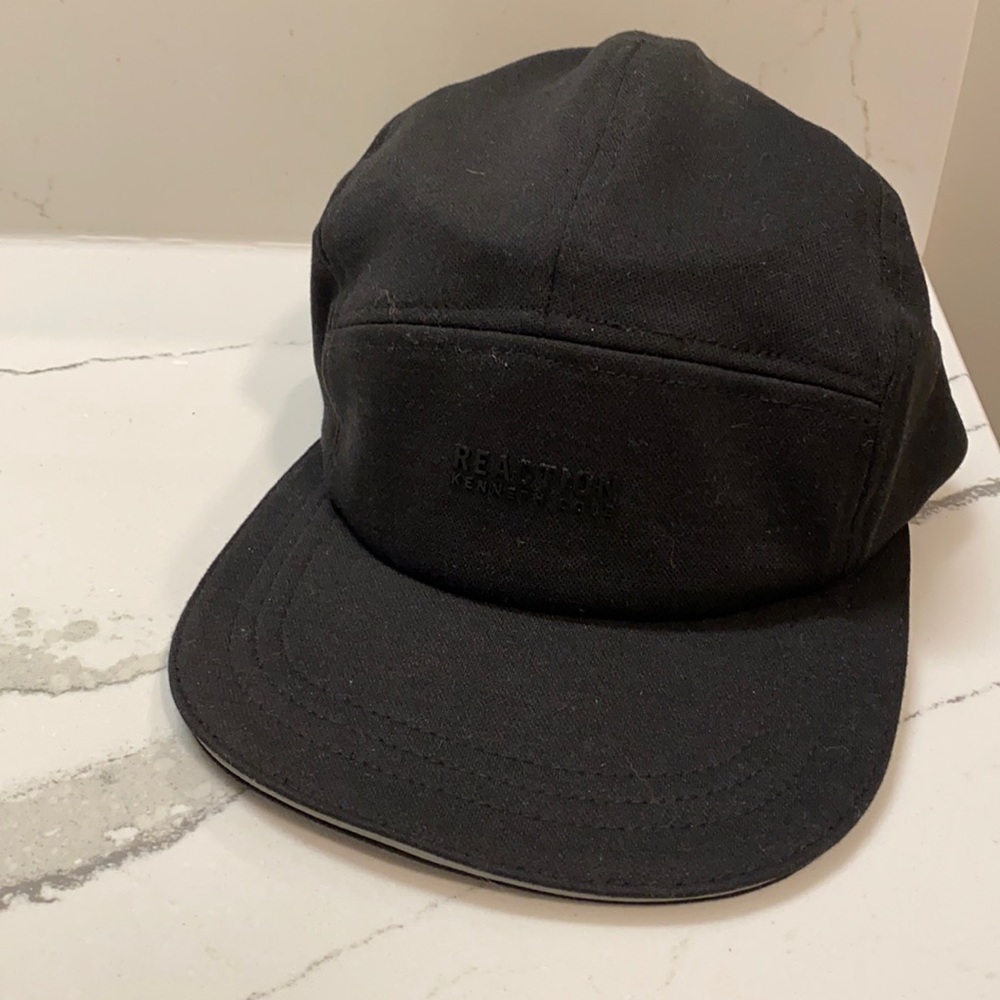 Men’s Five-Paneled Kenneth Cole Hat (One size)
